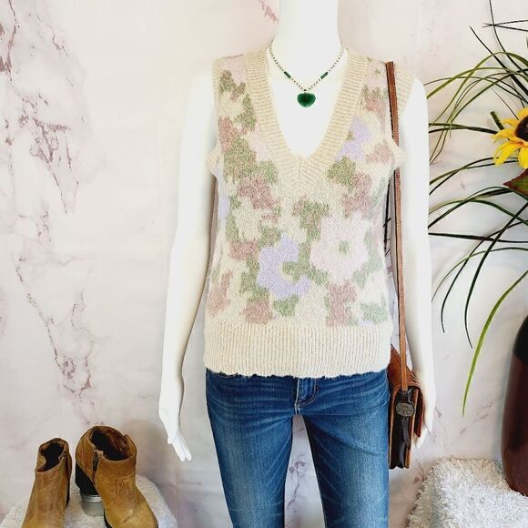 ASTR the Label super soft floral print sweater - Picture 8 of 10